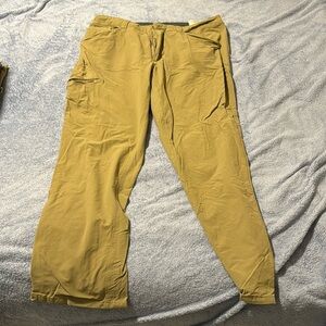 Patagonia Men’s size 36 hiking pants khaki
